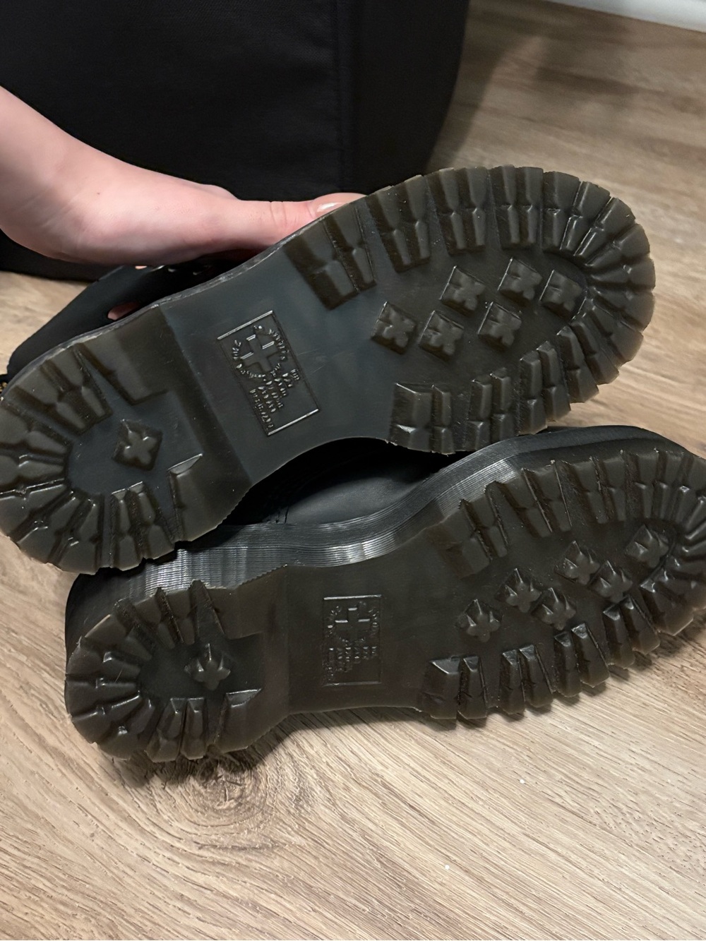 Dr Martens boots - Picture 3 of 3
